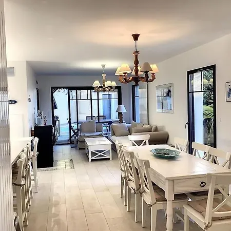 Villa Avec Piscine A Pied *
